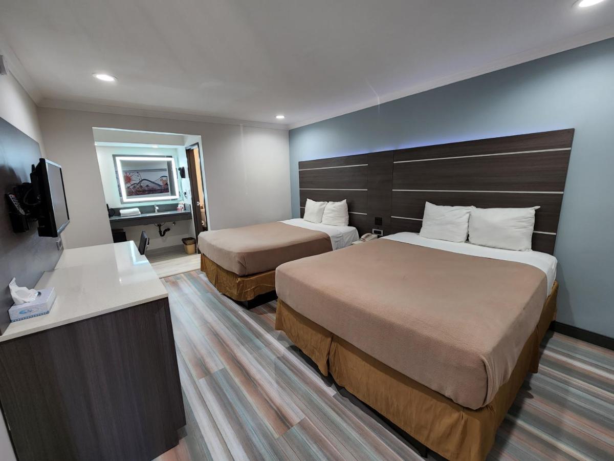 Travelodge Inn & Suites By Wyndham Fullerton Extérieur photo